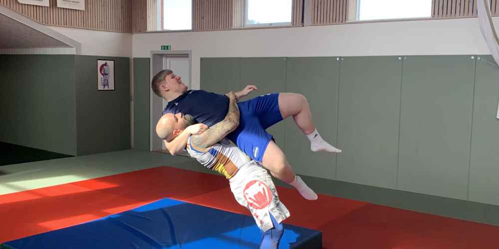 A980c097 Afc5 44F0 901F E6307d1f5994